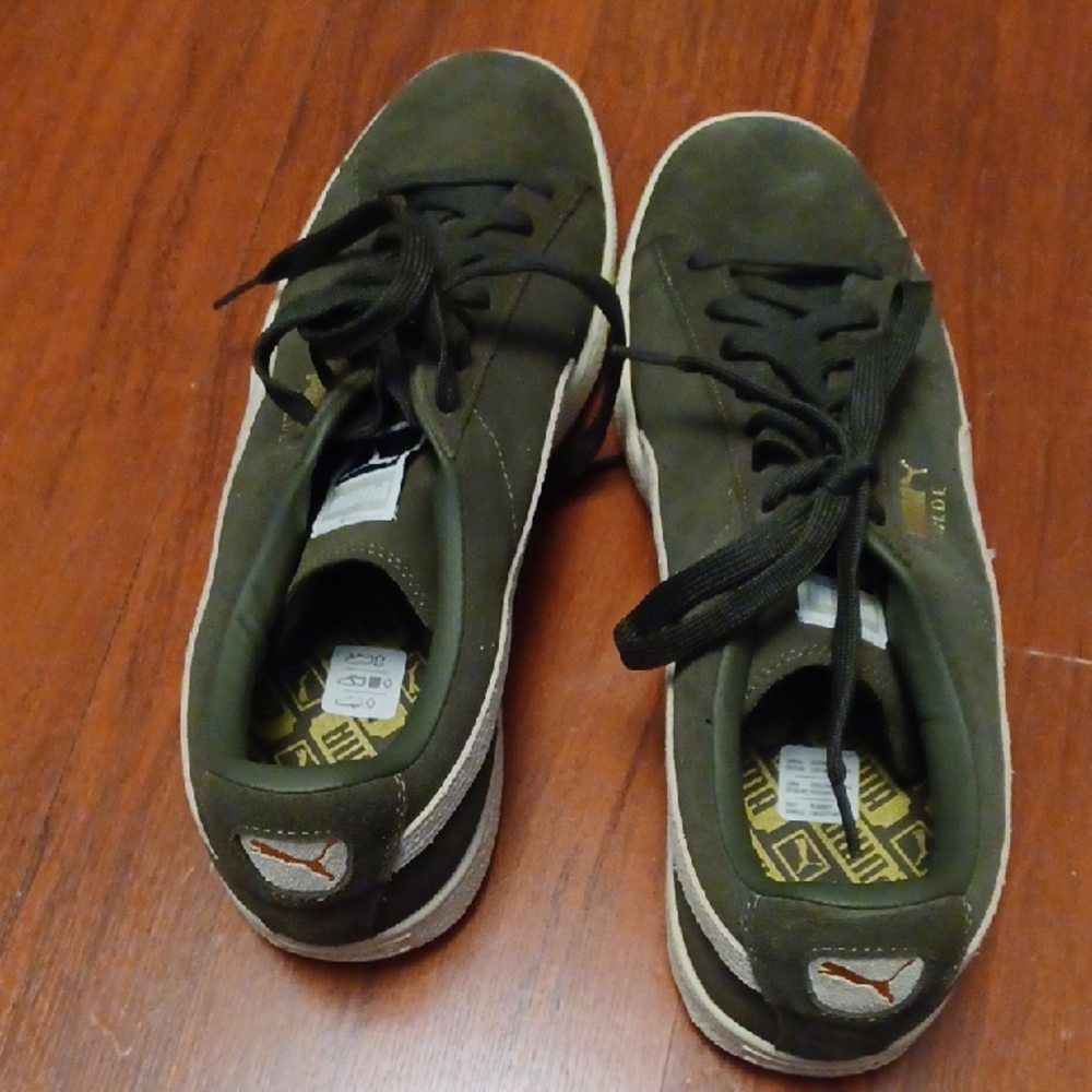 Puma Suede Men's Olive and White Sneakers - Picture 3 of 5